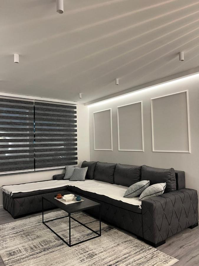 Tao Apartment, Apartment